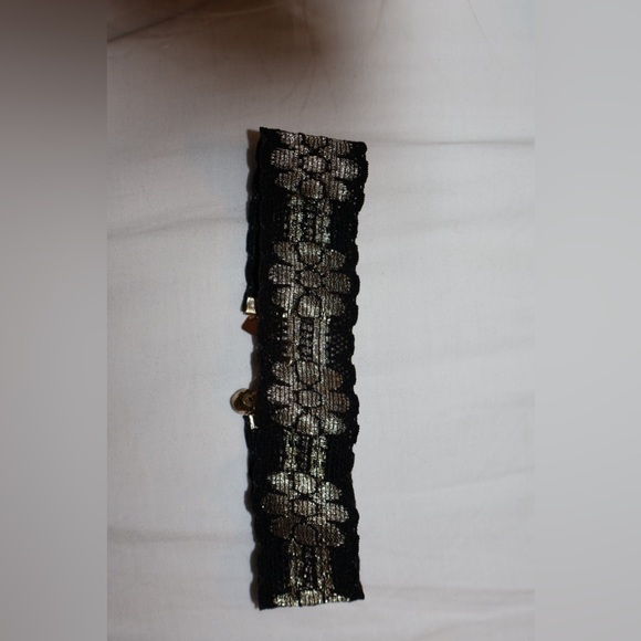 Black and Gold Choker - Picture 3 of 3